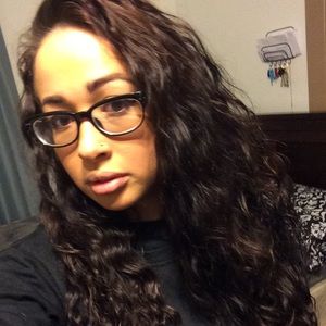 Meet your Posher, Stacy